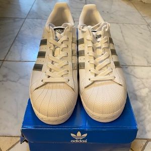 Adidas silver striped sneakers